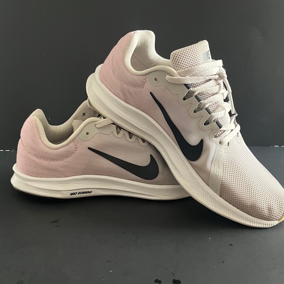 Nike Downshifter 8 Running Shoes. Gray and Black with Pink Foam. Women’s size 7 - Picture 12 of 12